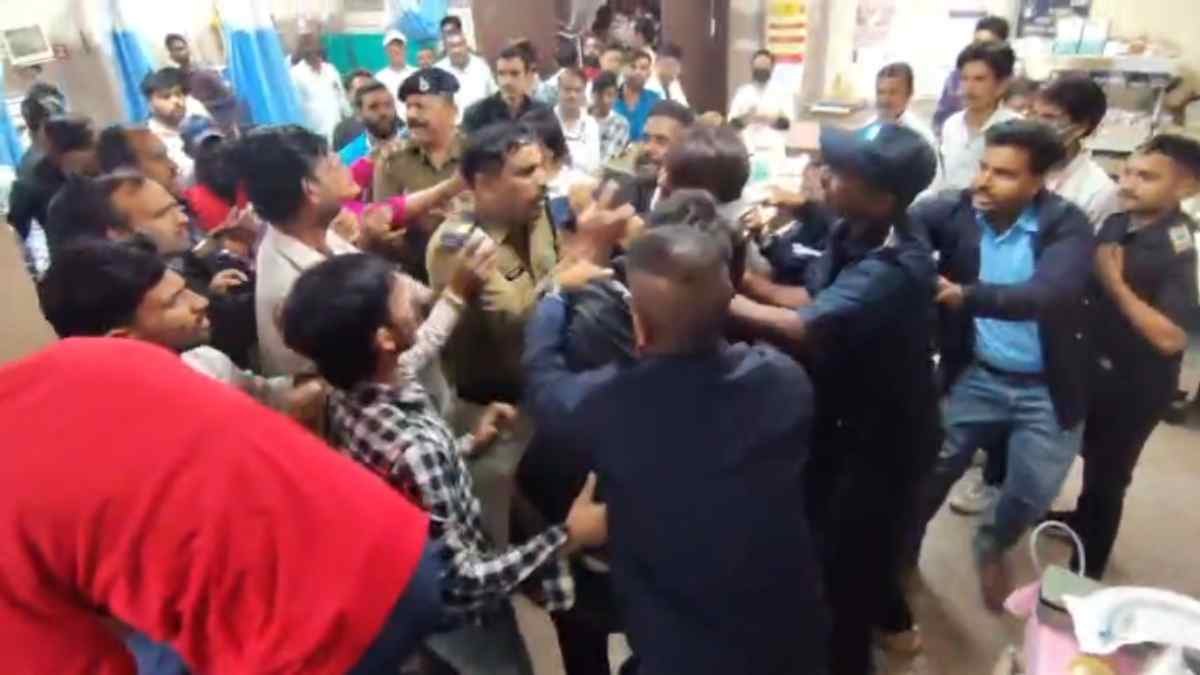 MY हॉस्पिटल में मारपीट: मरीजों के बीच लड़ते रहे लोग, Video Viral