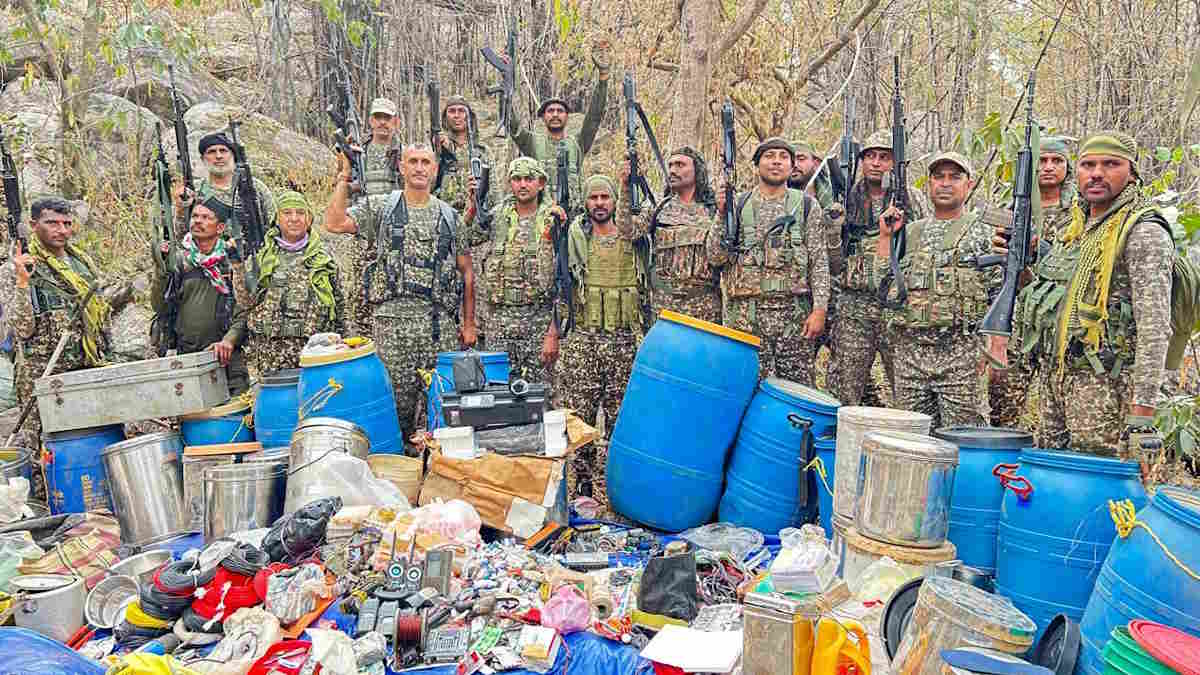 सुरक्षा बलों ने घने जंगल में छिपाकर रखा गया नक्सलियों का बड़ा डंप किया बरामद, प्रेशर कुकर आईईडी को मौके पर किया नष्ट…