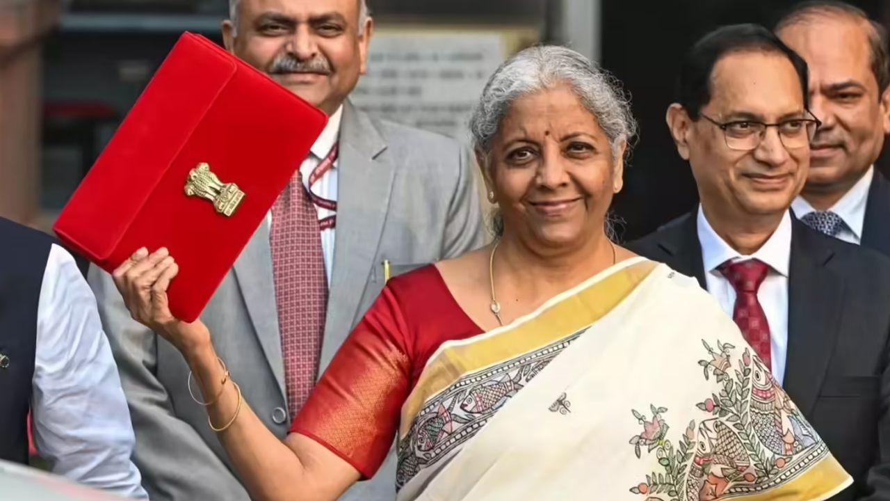 Budget 2026 Speech LIVE: बजट में 5 लाख से ज्यादा आबादी वाले शहरों का 12.2 लाख करोड़ का अनुदान, एम्स जैसे 3 नए आयुर्वेदिक हॉस्पिटल बनाए जाएंगे