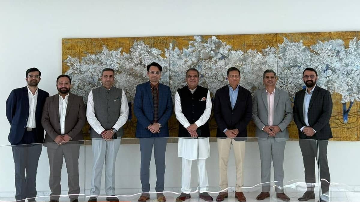 पंजाब : इस्पात क्षेत्र में होगा ₹1,500 करोड़ का निवेश, मंत्री संजीव अरोड़ा ने की JSW Group के चेयरमैन सज्जन जिंदल से मुलाकत