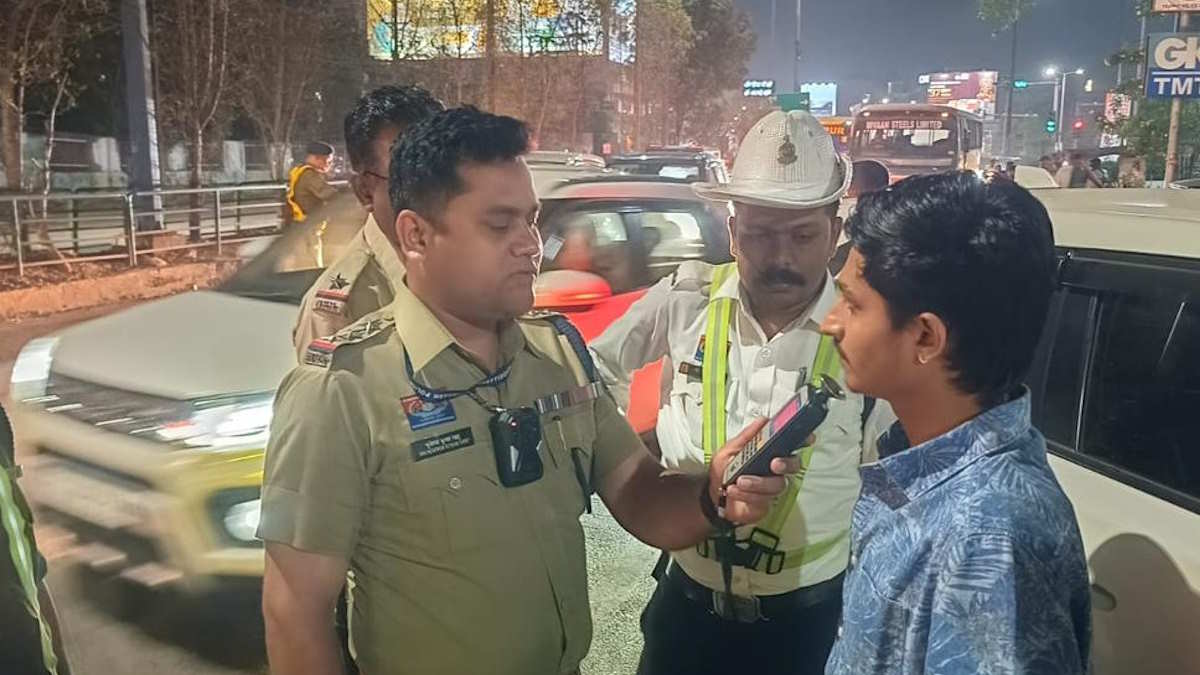 नशेड़ी वाहन चालकों के खिलाफ रात में कार्रवाई, तीन घंटे के विशेष अभियान में पुलिस ने काटा 15 लाख रुपए का चालान…