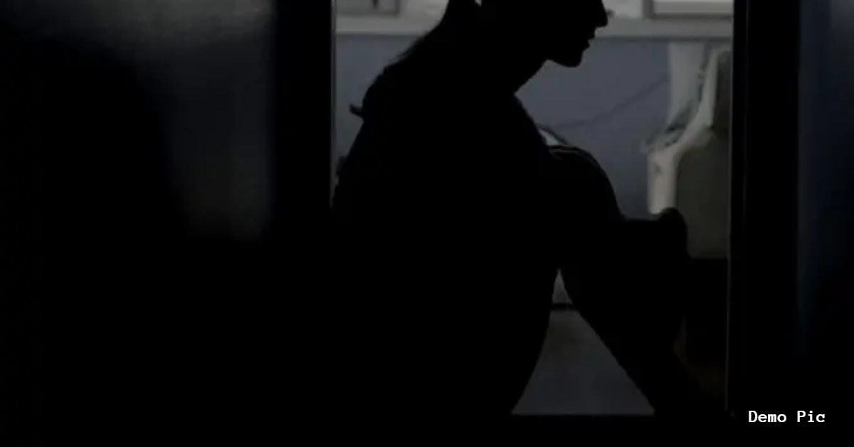 आदिवासी किशोरी से भाई के दोस्त ने की दरिंदगी: दुष्कर्म के बाद पीड़िता की मां ने की खुदकुशी, तेरहवीं के बाद थाने पहुंचा पिता