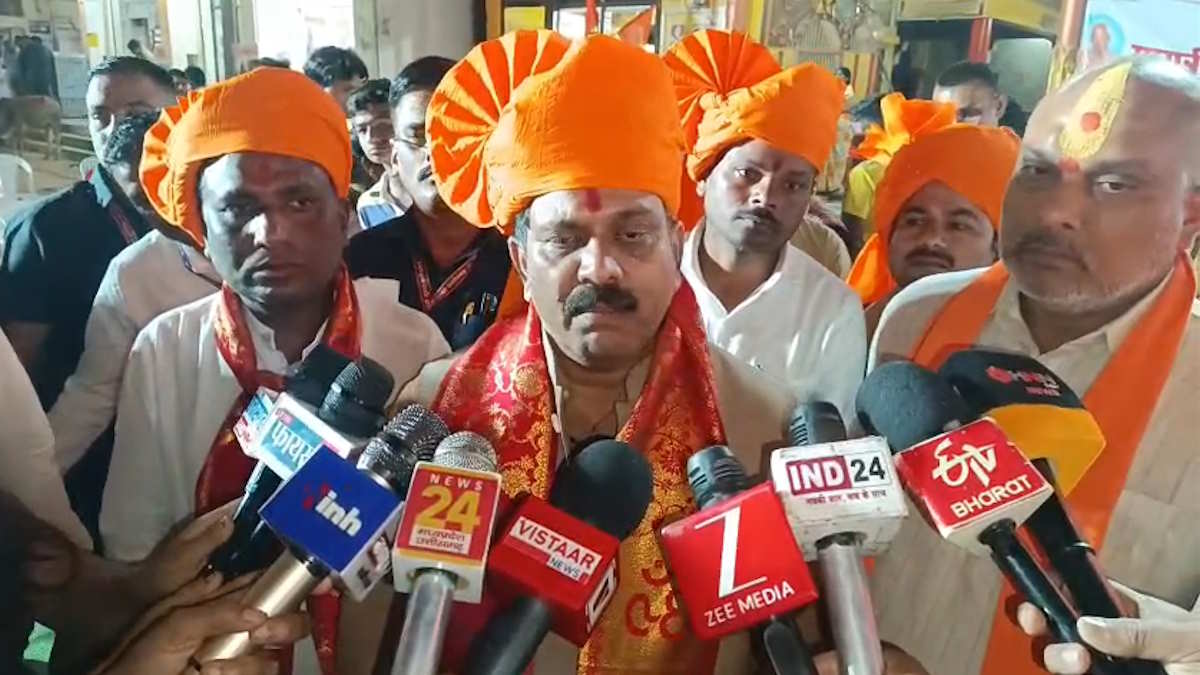 गृह मंत्री विजय शर्मा ने पूर्व गृह मंत्री ताम्रध्वज साहू के बयान पर किया तगड़ा प्रहार, कहा- नक्सलियों के खिलाफ आज जब साय सरकार काम कर रही है तो कांग्रेस को उसमें भी राजनीति दिख रही है, धिक्कार है ऐसे लोगों को…