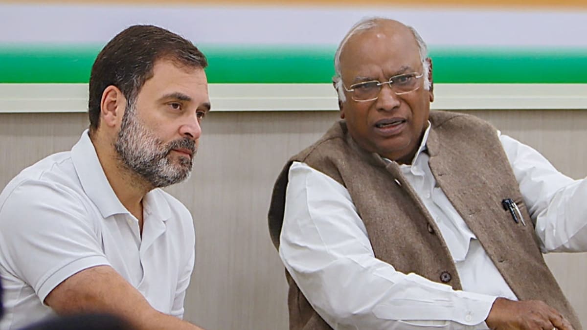 बिहार कांग्रेस ने 53 जिलाध्यक्षों की सूची की जारी, 43 नए चेहरे शामिल, 10 जिलाध्यक्षों को दोबारा मिला मौका, देखें लिस्ट