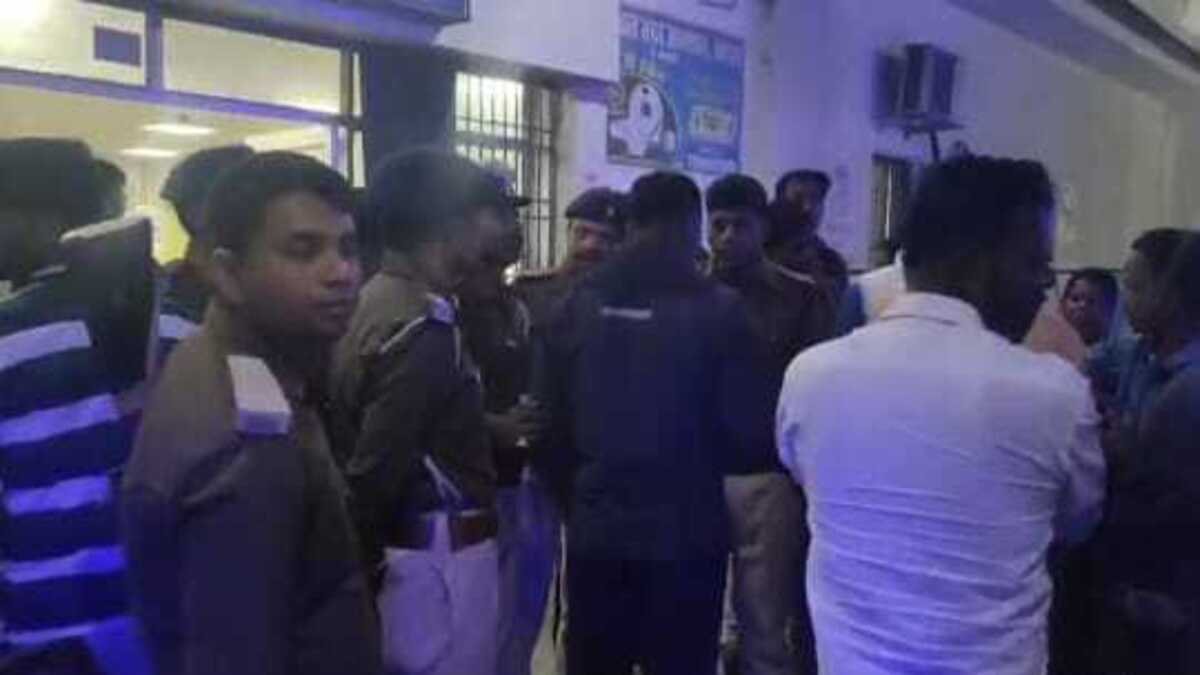 सहरसा में भीषण सड़क हादसा, तेज रफ्तार वाहन ने बुलेट सवार दो युवकों को रौंदा, मौत के बाद अस्पताल में भारी हंगामा