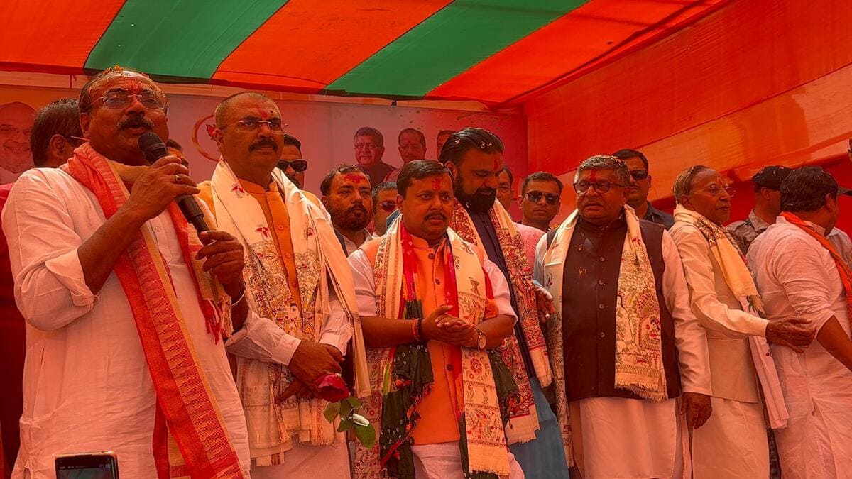 पटना में नितिन नवीन की कुर्ता फाड़ होली, गानों पर झूमे दिग्गज, कार्यकर्ताओं का दिखा जबरदस्त उत्साह