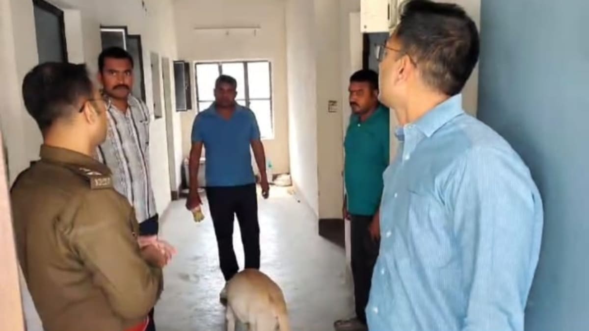 ​मोतिहारी पुलिस की बड़ी कार्रवाई, होली से पहले नारकोटिक्स डॉग स्क्वॉड के साथ शहर के कोने-कोने में तलाशी अभियान