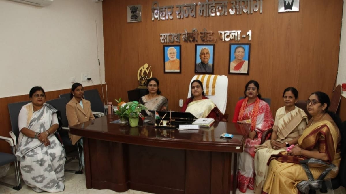 10 दिन में टूटी शादी, अब सरकारी नौकरी वाले दूल्हे की मांग लेकर महिला आयोग पहुंची युवती