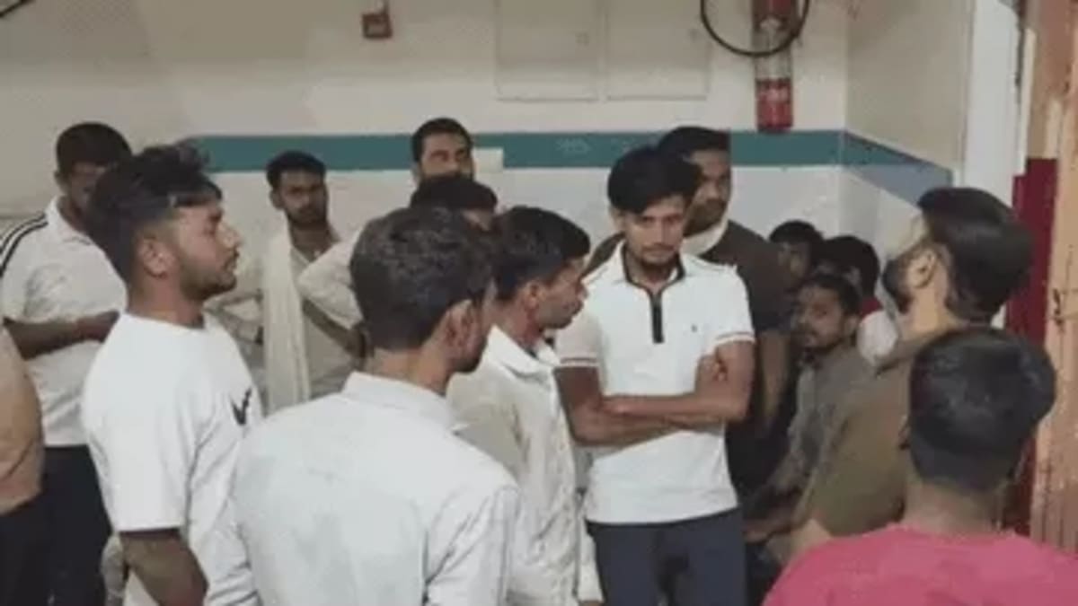 भोजपुर के पीलापुर गांव में युवक को मारी गोली, एक साल पहले हुई मारपीट का बदला लेने के लिए किया हमला, गंभीर हालत में निजी अस्पताल में भर्ती