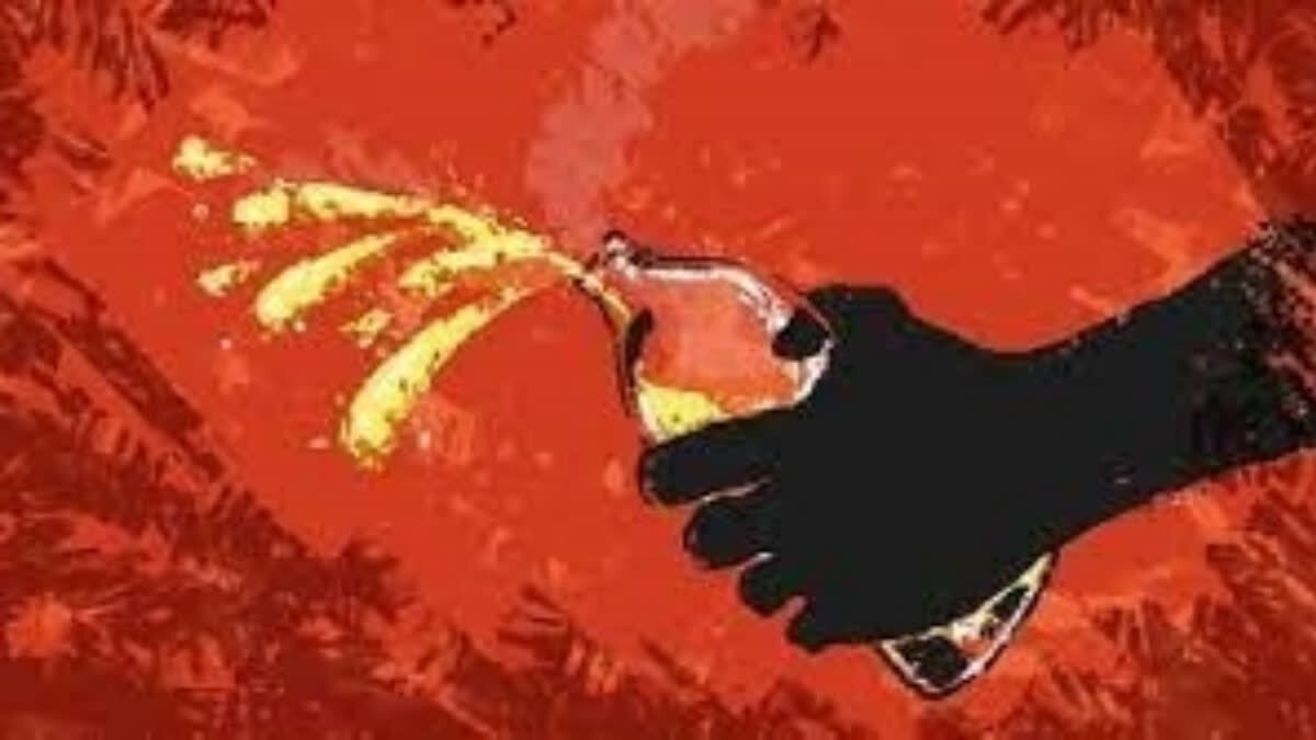 ​किशनगंज में पड़ोसी विवाद के दौरान एसिड अटैक, 4 लोग झुलसे, आरोपी पति-पत्नी गिरफ्तार