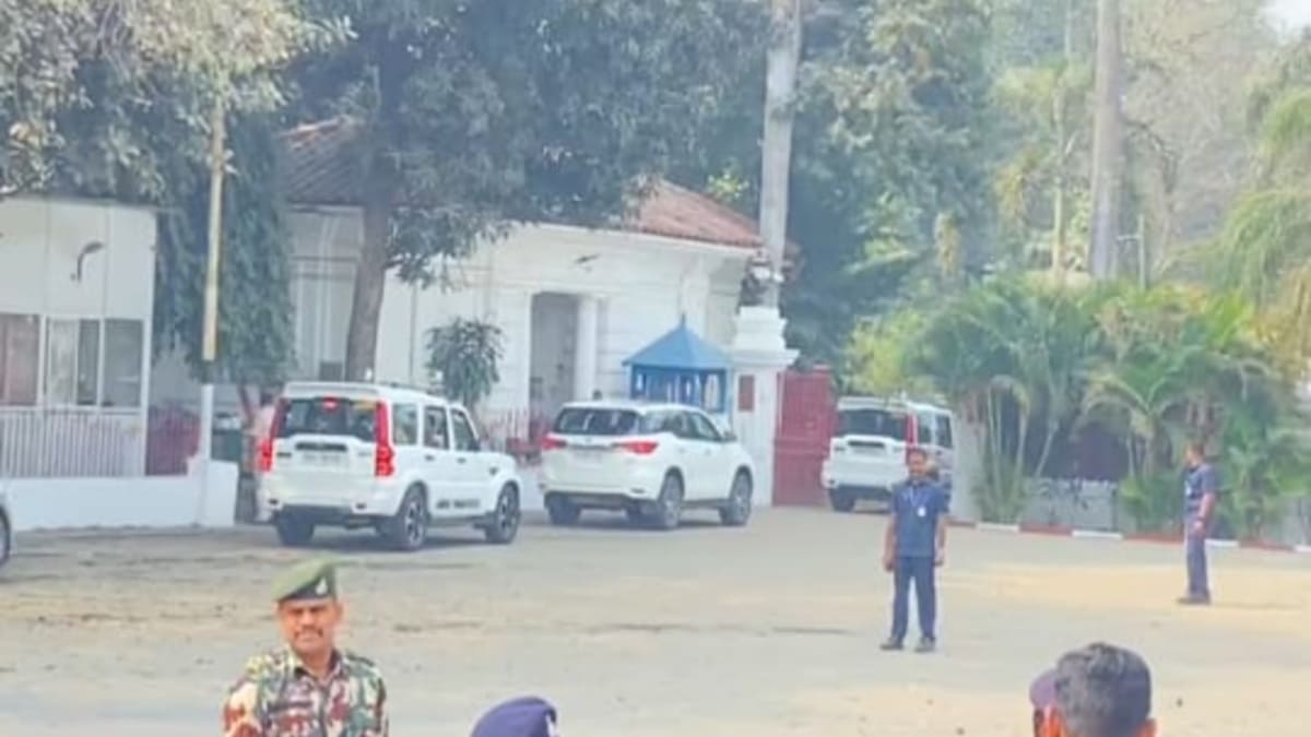 नीतीश ने राजभवन में आरिफ मोहम्मद खान से की मुलाकात, राज्यसभा जाएंगे CM, कल बेटे निशांत कुमार की जेडीयू में ग्रैंड एंट्री