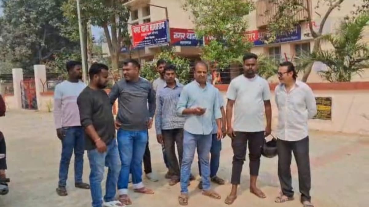 ​रोहतास पुलिस की बड़ी कामयाबी, नेटवर्किंग के नाम पर करोड़ों की ठगी करने वाला मास्टरमाइंड दिल्ली से गिरफ्तार