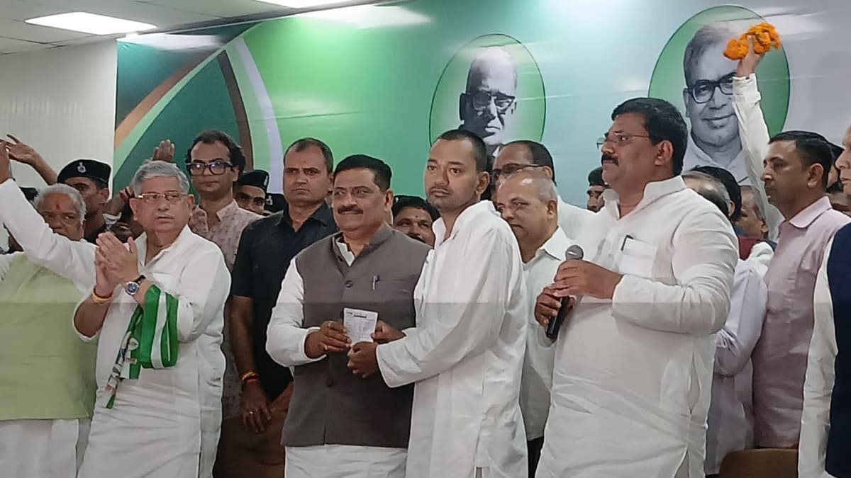 ​पिता की सादगी और विरासत को आगे बढ़ाएंगे निशांत, संजय झा और ललन सिंह की मौजूदगी में ली जेडीयू की सदस्यता