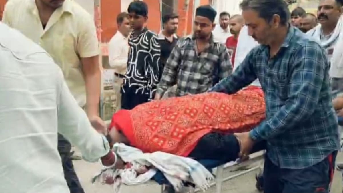 ​बिहार में फिर खूनी खेल, बेगूसराय में प्रॉपर्टी डीलर को 3 गोलियां मार उतारा मौत के घाट, अपराधियों की तलाश में जुटी पुलिस