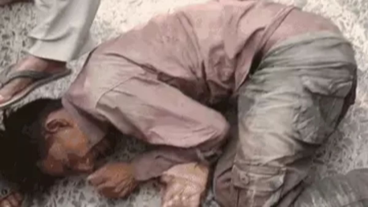 ​किशनगंज में साइकिल चोरी के शक में युवक की बेरहमी से पिटाई, पुलिस ने बचाई जान