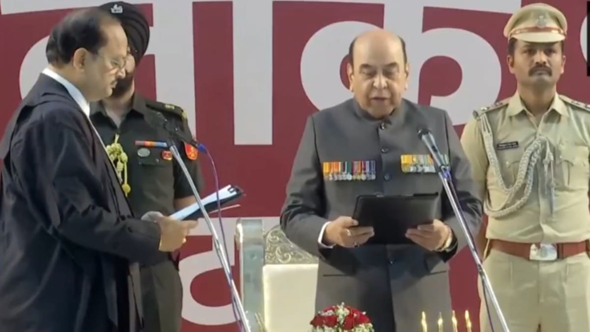 बिहार को मिला नया गवर्नर, पूर्व सैन्य अधिकारी सैयद अता हसनैन ने ली 43वें राज्यपाल की शपथ