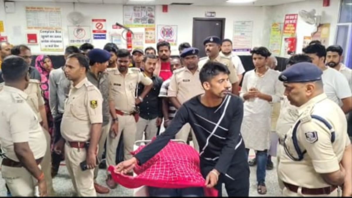 सहरसा में बेखौफ अपराधियों ने थार गाड़ी पर बरसाईं दर्जन भर गोलियां, युवक की ली जान