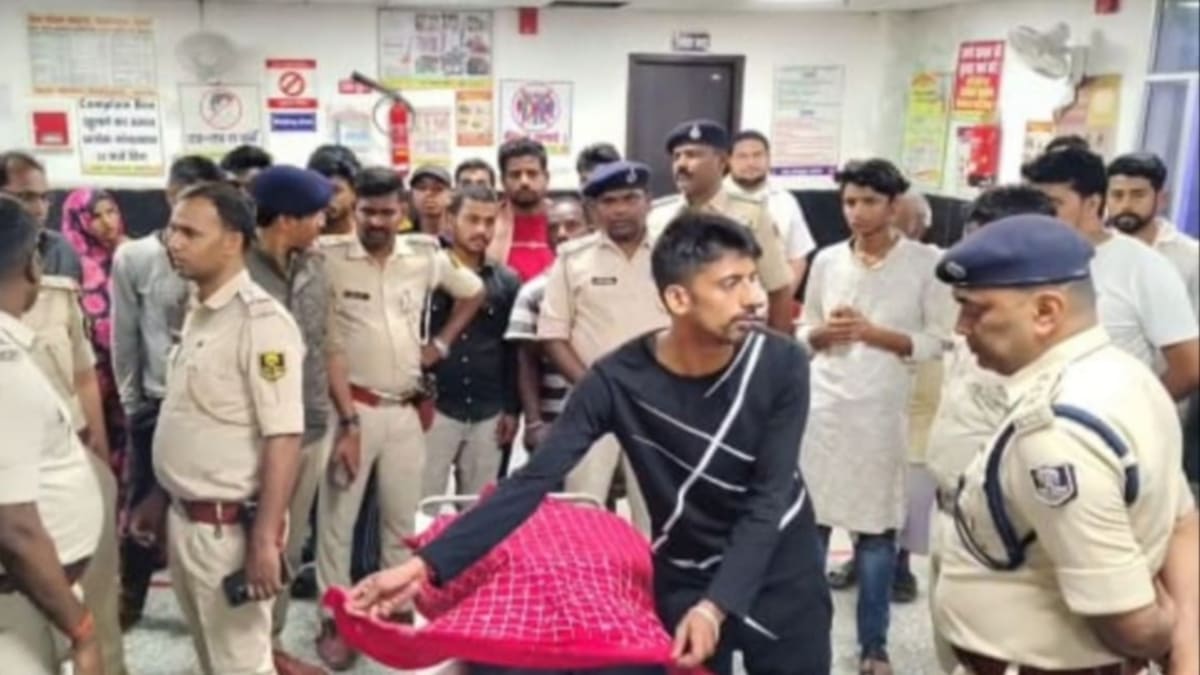 सहरसा में बेखौफ अपराधियों ने थार गाड़ी पर बरसाईं दर्जन भर गोलियां, युवक की ली जान