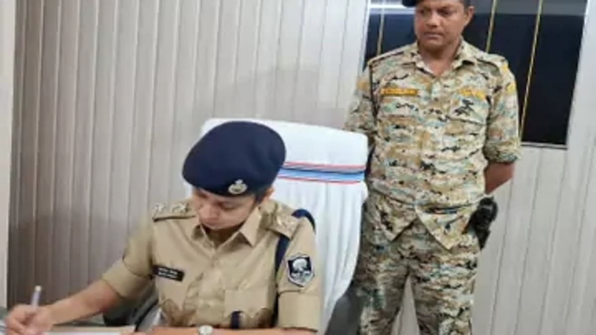 मुजफ्फरपुर में आधी रात बड़ी कार्रवाई, लीची बगान में शराब लदी स्कॉर्पियो जब्त, पुलिस ने एक तस्कर को किया गिरफ्तार