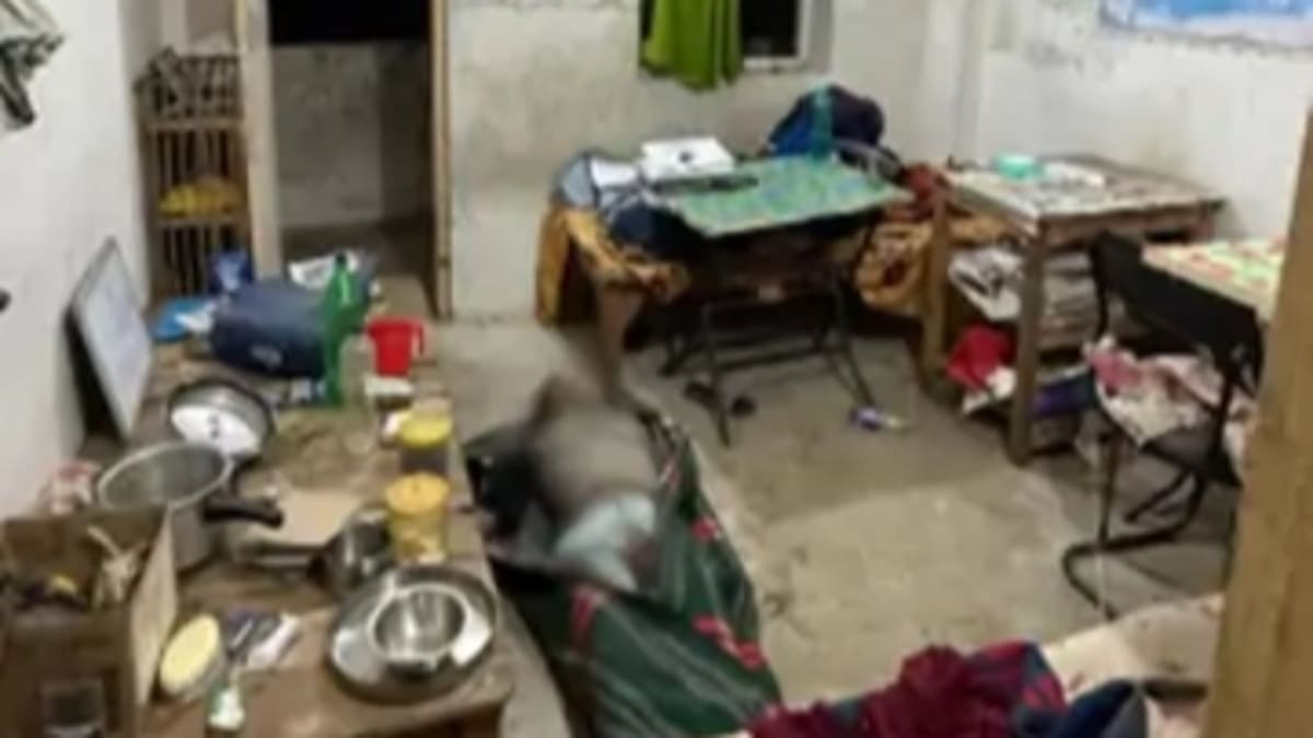 पटना के मैनपुरा में अररिया के छात्र का संदिग्ध शव बरामद, पंखे पर फंदे जैसा लटका मिला गमछा, जांच में जुटी पुलिस