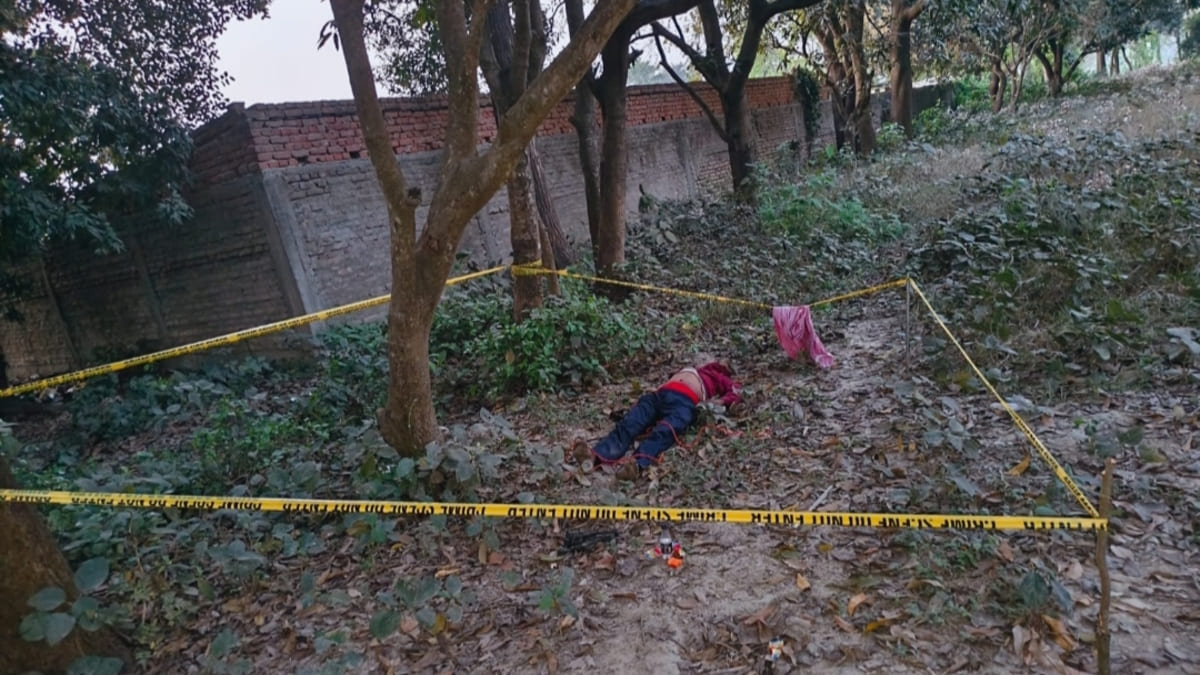 मोतिहारी में पेड़ से लटकी मिली युवक की लाश, घर का इकलौता चिराग बुझा, पीछे छोड़ गया 3 छोटे बच्चे, जांच में जुटी पुलिस