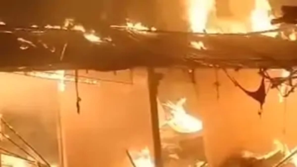 आग की लपटों में विलीन हुआ आशियाना, मौधो पंचायत में शॉर्ट सर्किट से भारी नुकसान