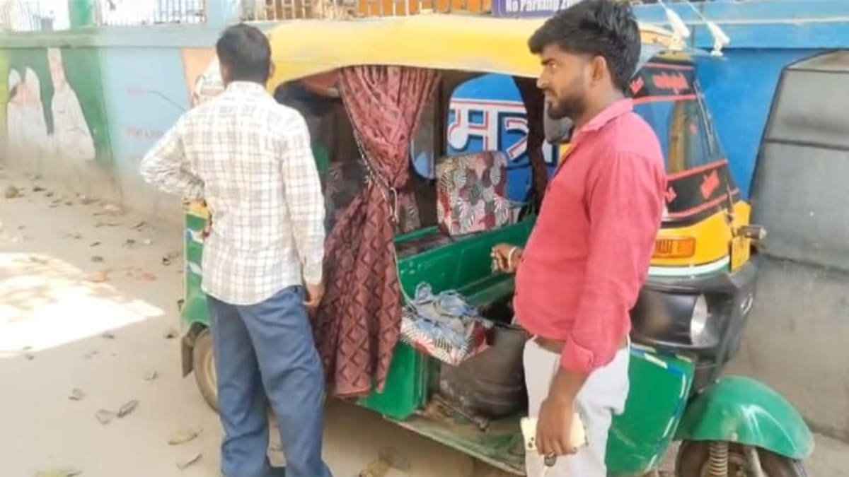 ​कैमूर में चोरों का सेफ जोन बना सदर अस्पताल! गार्ड्स की तैनाती के बाद भी सुरक्षित नहीं मरीजों के वाहन, हफ्ते भर में दो ऑटो की बैटरी पार