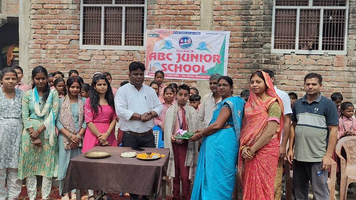 सुपौल के होनहार छात्र आरभ गुप्ता ने जिले में प्राप्त किया 23वां स्थान, एबीसी जूनियर स्कूल का बढ़ाया मान