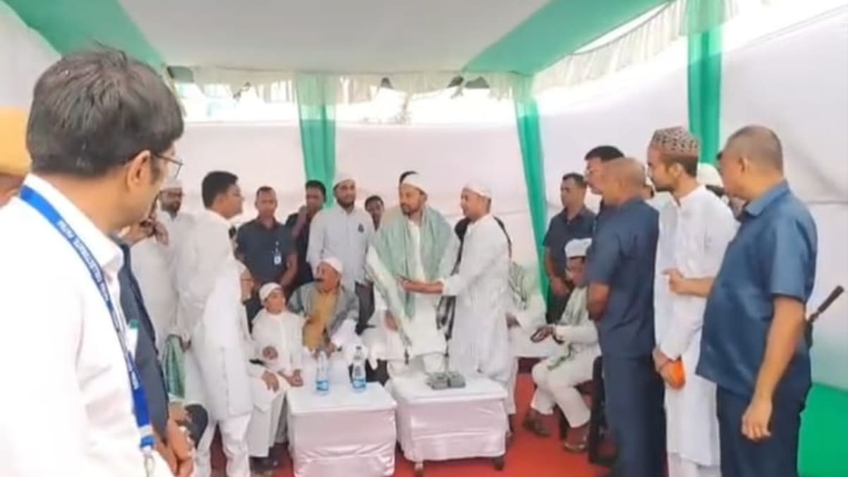 पटना के गांधी मैदान में टूटा 20 साल पुराना रिवाज, ईद की नमाज में नीतीश कुमार की जगह पहुंचे बेटे निशांत