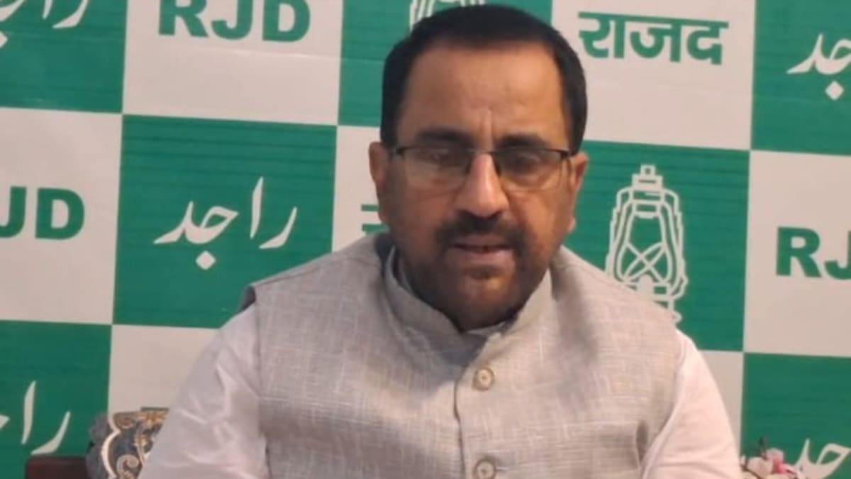 नीतीश अब RSS के रंग में रंग गए हैं, राजद प्रवक्ता एजाज अहमद का हमला, पूछा- इस बार ईदगाह क्यों नहीं गए CM?