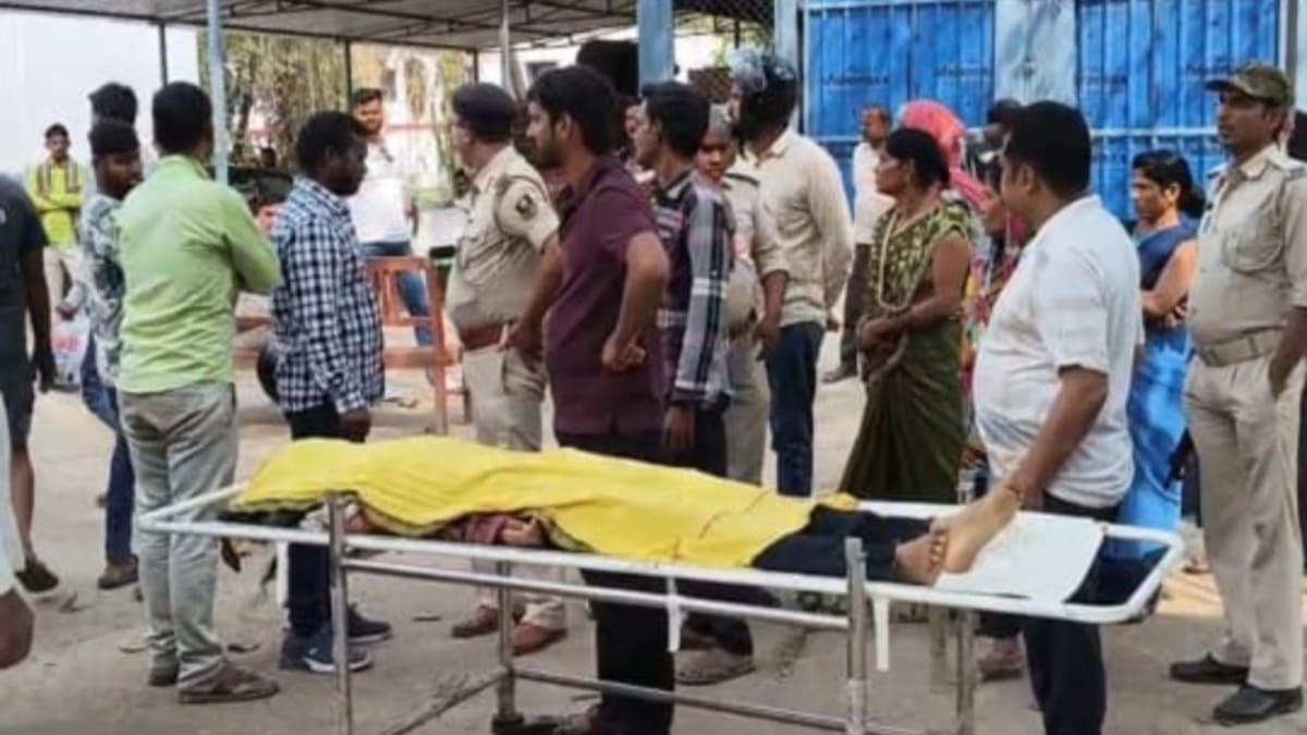 भभुआ कलेक्ट्रेट के सामने काल बना तेज रफ्तार ट्रैक्टर, युवती को कुचला, अस्पताल में तोड़ा दम