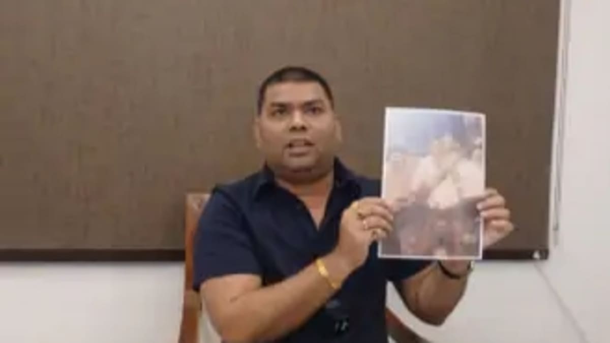 बिहार सरकार के मंत्री संजय सिंह पर पूर्व विधायक मुकेश रोशन का बड़ा हमला, गिरफ्तारी वारंट और 11 लाख की वसूली का लगाया आरोप