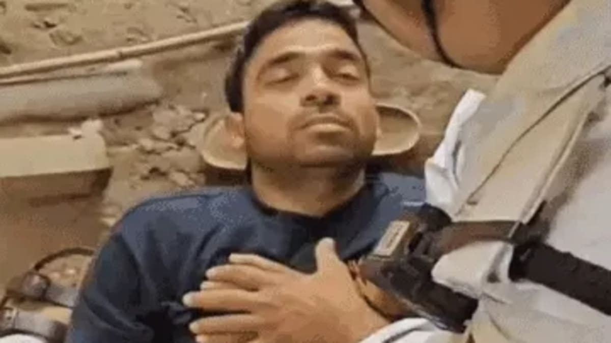 ​पटना में बीच सड़क पर देवदूत बना ट्रैफिक कांस्टेबल, CPR देकर बचाई CISF जवान की जान