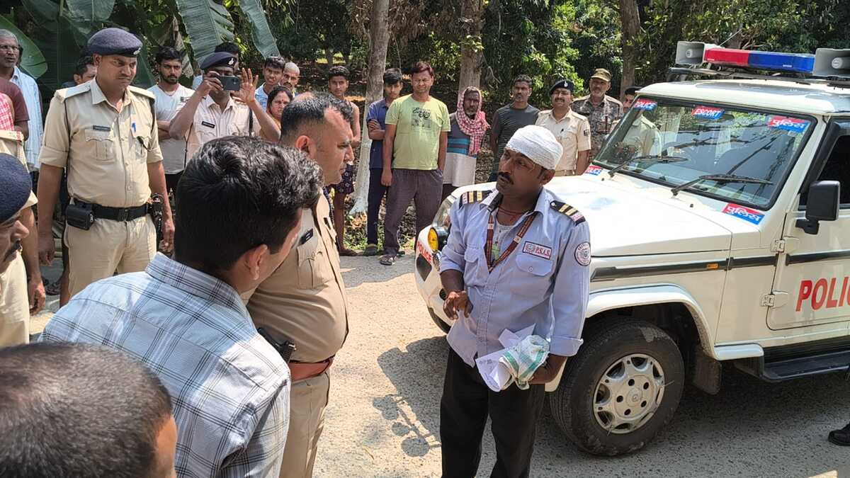 बेगूसराय में बेखौफ बदमाशों का तांडव, एक्सिस बैंक में दिनदहाड़े बड़ी लूट, कर्मियों को बनाया बंधक, जांच में जुटी पुलिस