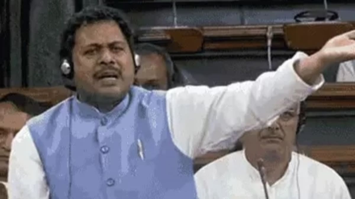 ​JDU सांसद गिरधारी यादव पर गिरी गाज, पार्टी ने लोकसभा स्पीकर से की सदस्यता खत्म करने की मांग