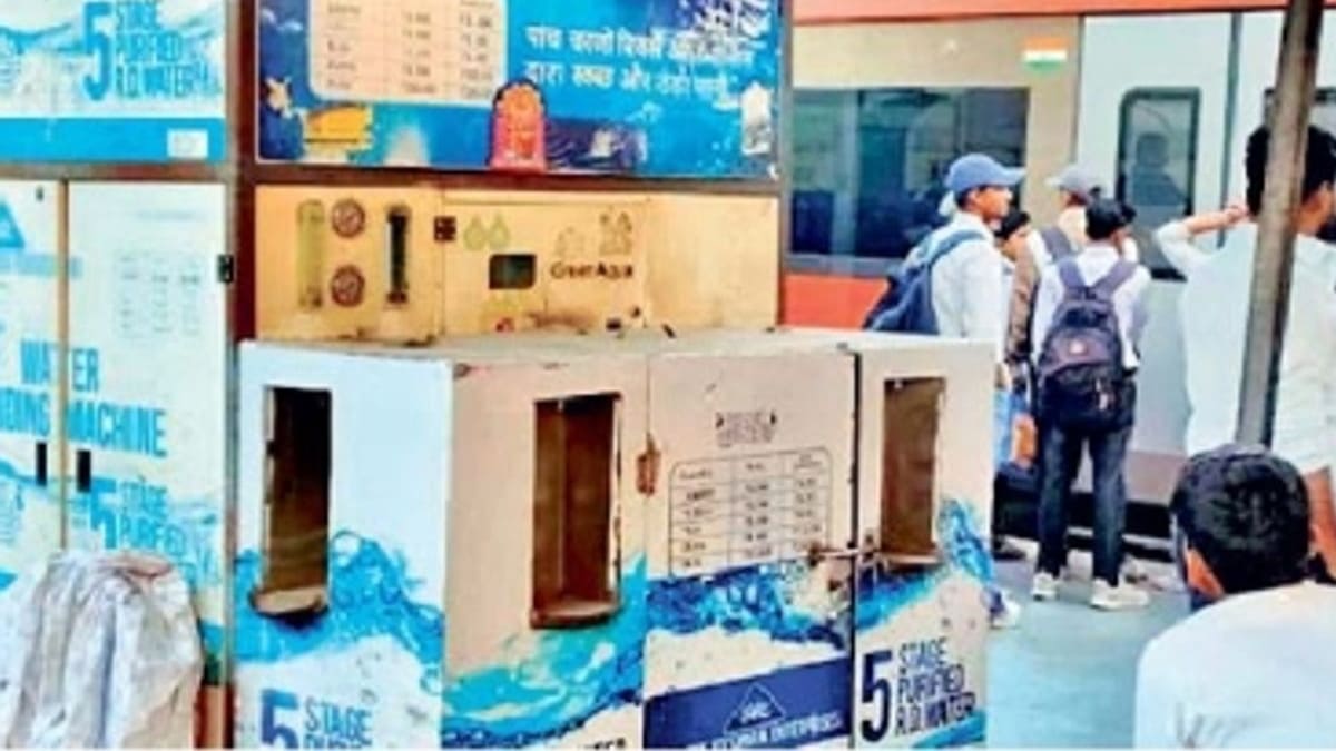 पटना जंक्शन पर सस्ता पानी हुआ गायब, 5 रू. की जगह 14 रू. खर्च करने को मजबूर यात्री