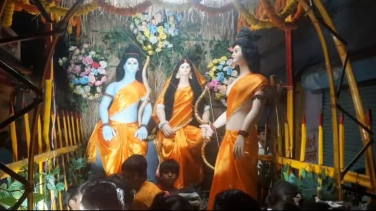 भागलपुर में रामनवमी की धूम, झांकियों में दिखे महादेव और भूत, सुरक्षा के बीच निकली भव्य शोभा यात्रा