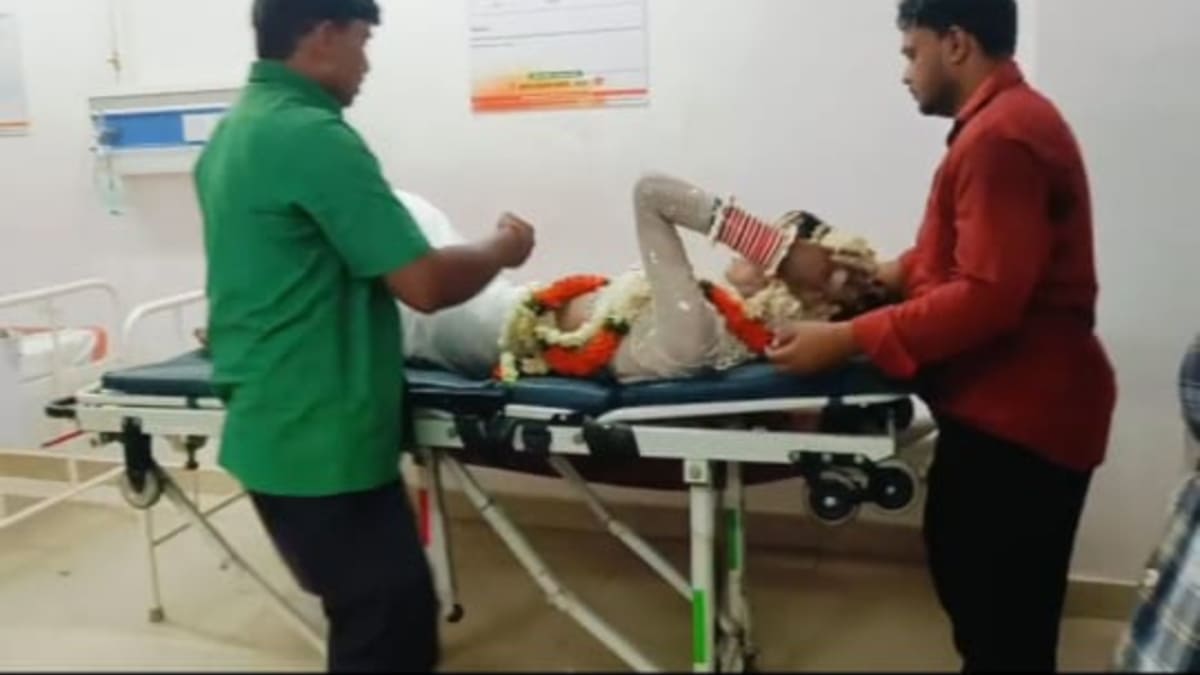 ​सासाराम में शोभा यात्रा के दौरान बड़ा हादसा, आग का करतब दिखाते समय झुलसे तीन कलाकार, मची भगदड़