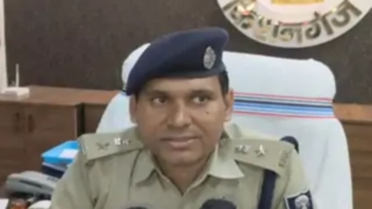 किशनगंज में अपराधियों पर पुलिस की सघन जांच जारी, 7 दिनों में 53 गिरफ्तार, 9.7 लाख का जुर्माना वसूल