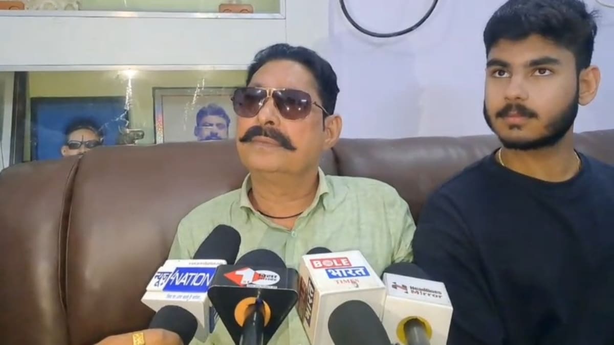 बेटों के भविष्य पर अनंत सिंह का मास्टर प्लान, बड़ा बेटा बनेगा सियासी वारिस, छोटा बेटा बनेगा IPS, मोकामा में होगा महादंगल