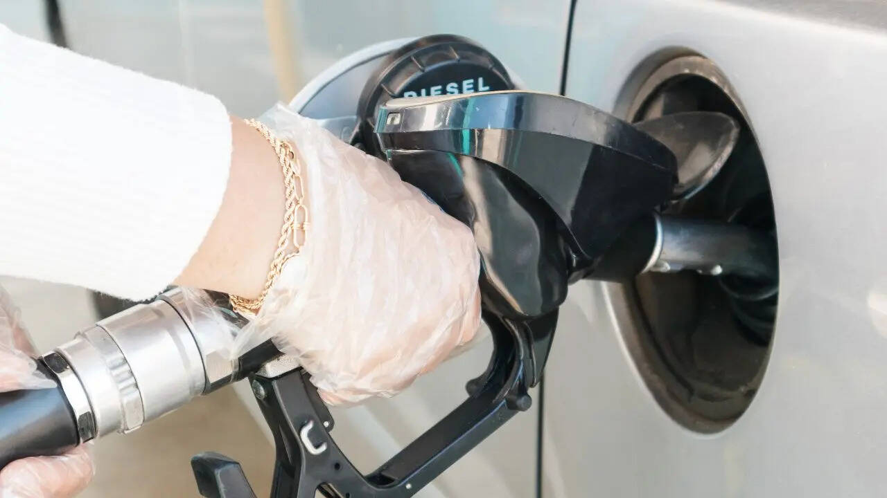 डीजल स्टोरेज पर सख्ती: पंजाब सरकार का बड़ा फैसला, सिर्फ वाहनों में ही दिया जा रहा तेल