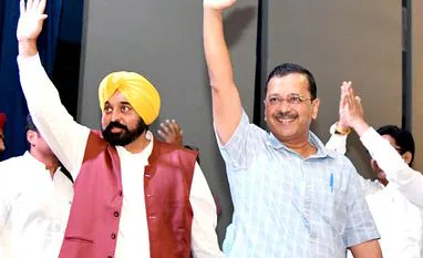 पंजाब को बड़ी सौगात: केजरीवाल और CM मान ने किया 100 नए मोहल्ला क्लीनिकों का उद्घाटन, बेअदबी के दोषियों को अब होगी उम्रकैद