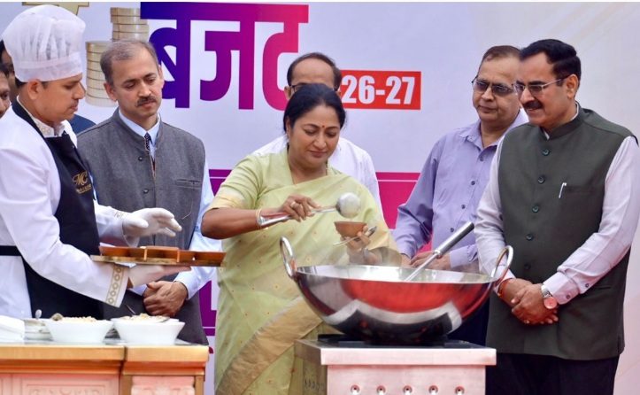 विकसित दिल्ली का विजन तय करने से पहले कुछ मीठा हो जाये….सीएम रेखा गुप्ता ने पारंपरिक ‘खीर सेरेमनी’ के साथ की बजट सत्र की शुरुआत