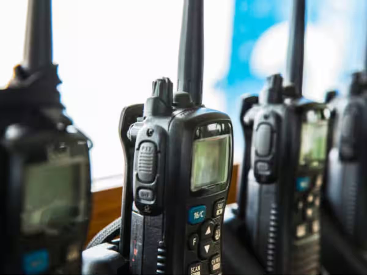 मुंबई में DRI का बड़ा एक्शन, 9.25 करोड़ का प्रतिबंधि चीनी वॉकी-टॉकी जब्त