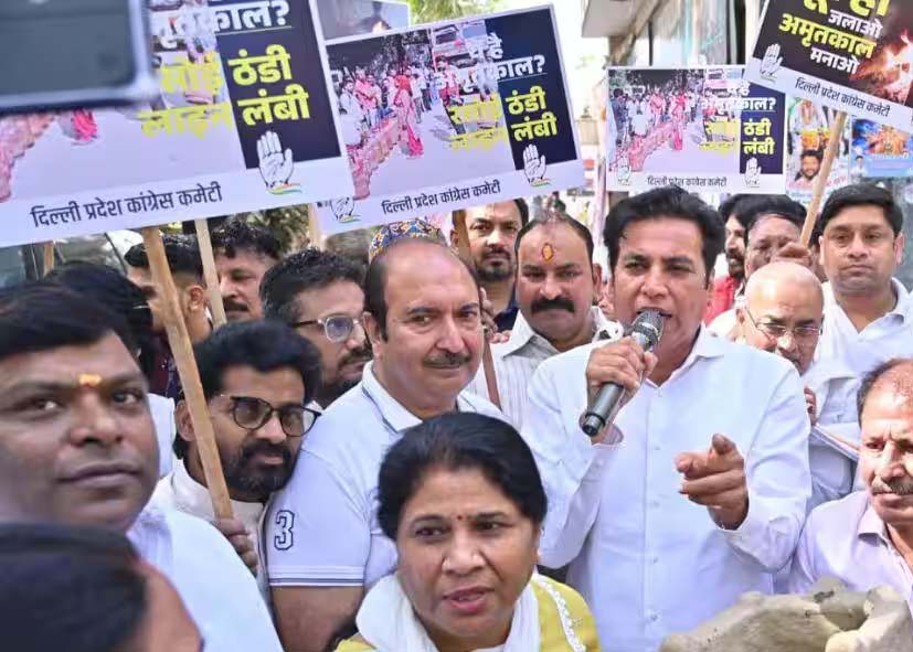 दिल्ली में LPG की कमी से हाहाकार: अटल कैंटीन और रैन बसेरों में भोजन संकट, कांग्रेस ने सरकार पर बोला हमला