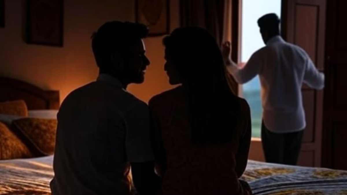 अवैध संबंध के शक में पत्नी की हत्या: डंडे से पीट-पीटकर पति ने उतारा मौत के घाट, प्रेमी को मारने से पहले पुलिस ने दबोचा 