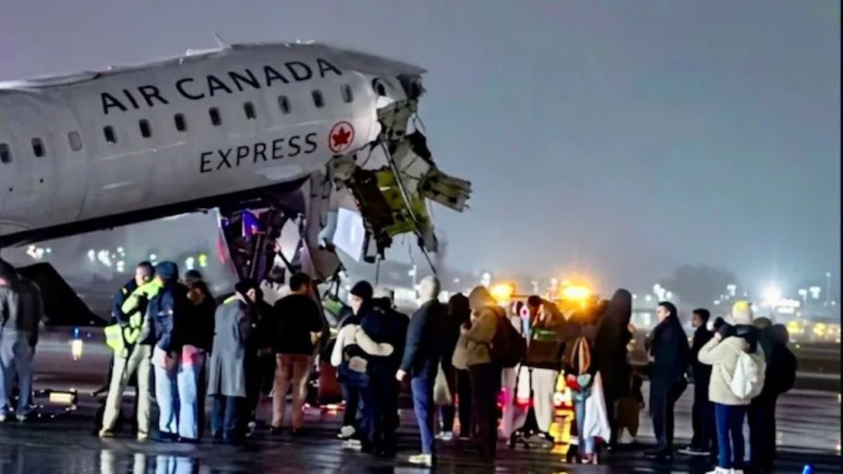 Air Canada Plane Accident: ईरान से युद्ध के बीच अमेरिका में बड़ा विमान हादसा, न्यूयॉर्क के La Guardia Airport पर ट्रक से जा भिड़ा Air Canada Express Flight, कई यात्री घायल, देखें वीडियो