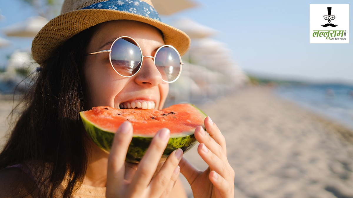 Best Summer Fruits : गर्मियों में डिहाइड्रेशन से बचने के लिए खाएं ये फल, विटामिन A और C से है भरपूर 
