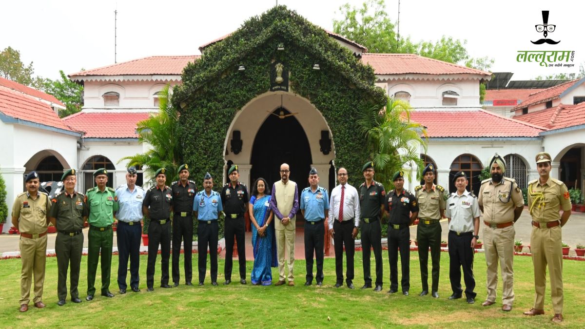 राज्यपाल डेका से रक्षा महाविद्यालय के अध्ययन दल ने की मुलाकात, कहा- सुंदर संस्कृति, कला और परंपराओं वाला मनोरम प्रदेश है छत्तीसगढ़