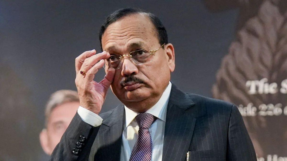 CJI सूर्यकांत ने चुनाव आयुक्त नियुक्ति कानून पर सुनवाई से खुद को अलग किया, बोले- मैं नहीं चाहता कि मुझपर हितों के टकराव का आरोप लगे